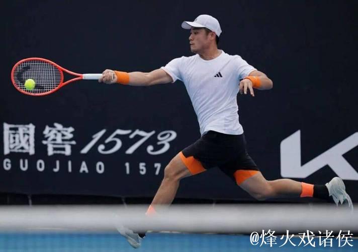 组团闯墨尔本!8位中网协选手出征2026澳网单打 男网正赛4人创历史 组团闯墨尔本!8位中网协选手出征2026澳网单打 男网正赛4人创历史